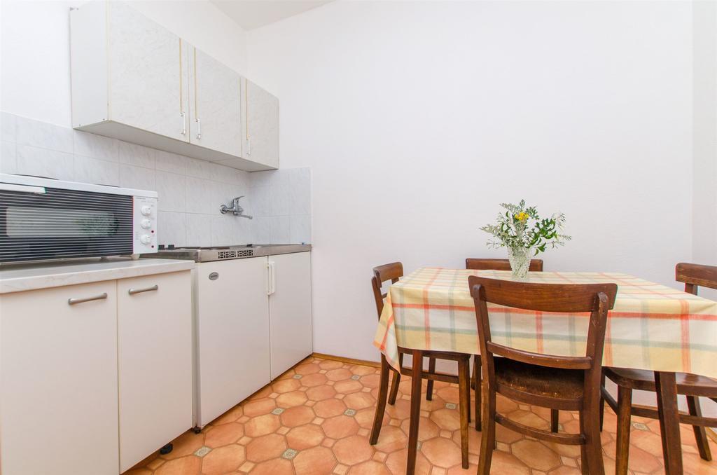 Apartments Jerka Sutivan Exterior photo